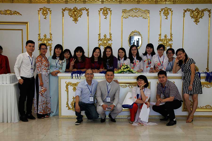 Tập thể phòng marketing hãng everon